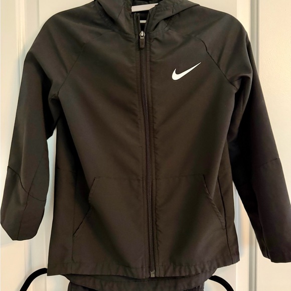 Kids Nike dry fit Black Tracksuit set- unisex - Picture 3 of 11